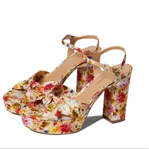 New with tags and original box. Beautiful multicolor!